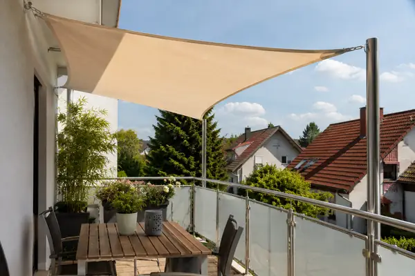 Aufrollbares Sonnensegel – Flexible Beschattung für moderne Terrassen